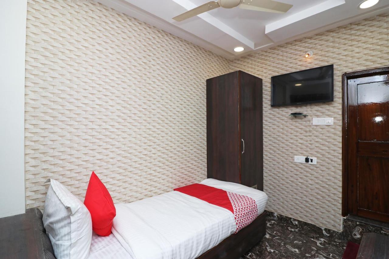 Oyo Hotel Prerna Rāipur Exteriör bild